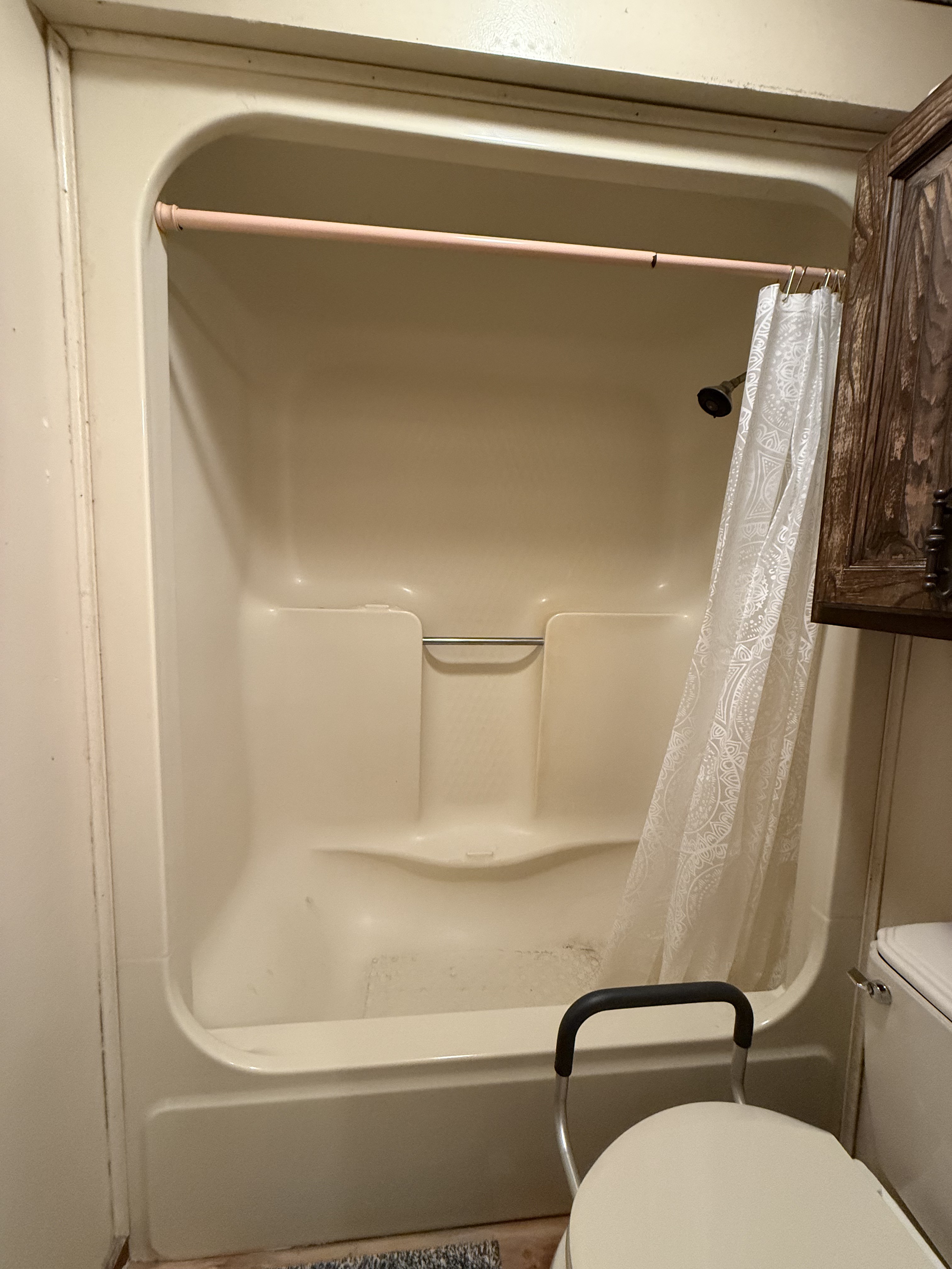 Old bathtub before renovation